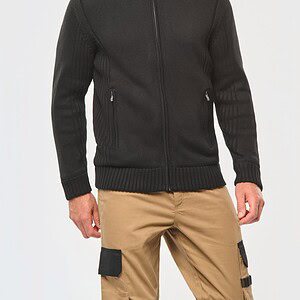 Met fleece gevoerde herencardigan.