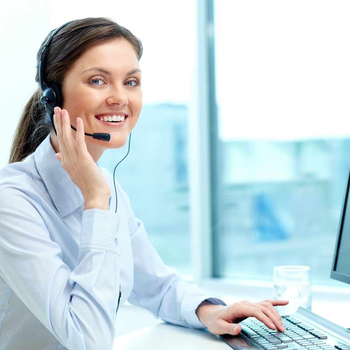 businesswoman-call-center-office_1098-984.jpg?t=st=1741706164~exp=1741709764~hmac=f558c37407a84b4fcb25aeebb4a7a7d23032778cdab6e7f4bbe80ec33a74b800&w=1800